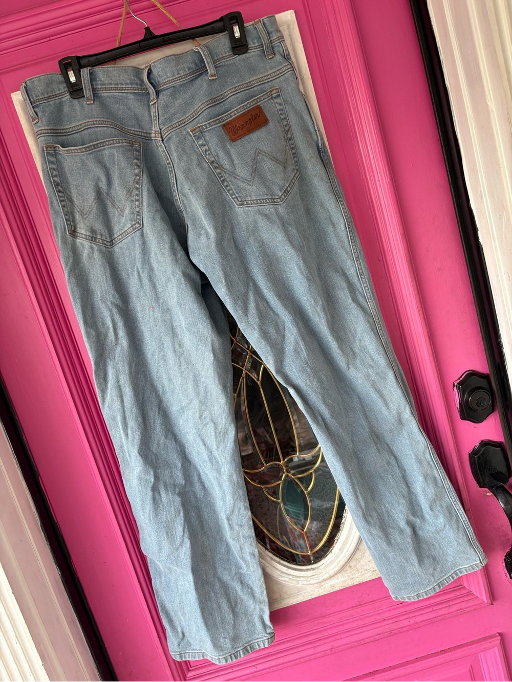 Wrangler Men's Light Wash Relaxed Straight Jeans